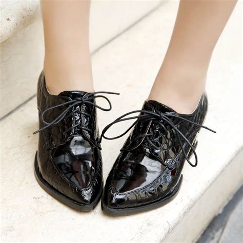 lace up loafers